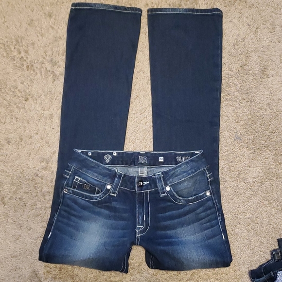 D9 Jeans - Picture 2 of 15